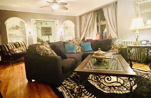 Parma Other | Big Creek Castle Retreat- 5 BR, 1acre next to the Metroparks-5 mi to Cle Airport