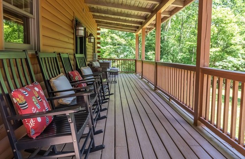 McHenry House | Big Dipper Lodge: Dog Friendly Getaway in Quiet Community, Minutes to Skiing &am
