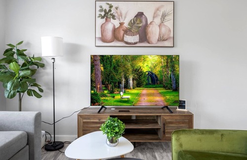 Eastside House | Big family-sized house with home office and 5 minutes away from everything!