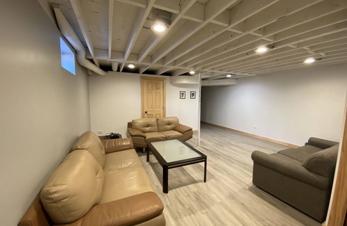 Friendship House | *BIG*Family Vacation Home.Fast WiFi!Great Location! 30 Min from Dells! UPDATED!