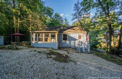 Windham Cottage | Big Fish, Little Pond. Fire Pit Swimming, Hiking, Kayaking, and Fishing!