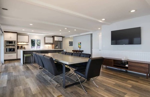 Glen Arbor House | Big Glen Lakefront in Glen Arbor with Hot Tub!