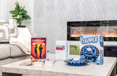 Las Vegas House | Big Groups, Heated Pool, 10 Mins To Strip, Games