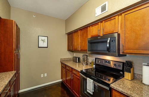 Downtown Tampa Apartment | Big Guava in Channelside 2/2 Double Master King