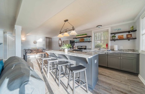 Mooresville House | Big Indian Loop Lake Front Retreat