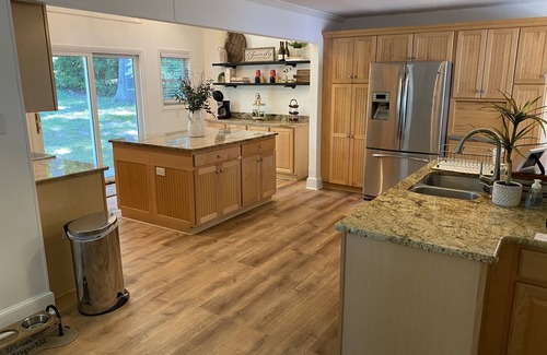 Mooresville House | Big Indian Loop Lake Front Retreat