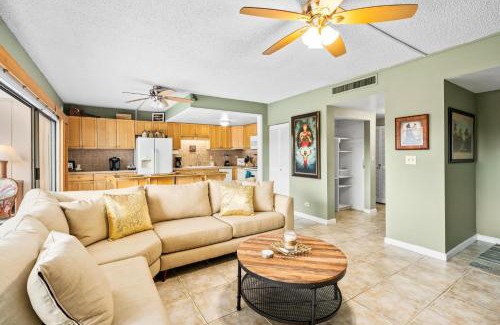 Historic Kailua Village Apartment | Big Island Kona Plaza 311 condo