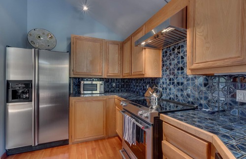 Alpine Meadows House | Big John at Alpine Meadows- Mins to Skiing + Ski Shuttle, Bear Creek HOA