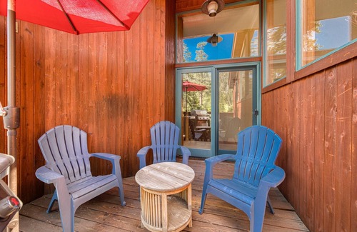 Alpine Meadows House | Big John at Alpine Meadows- Mins to Skiing + Ski Shuttle, Bear Creek HOA