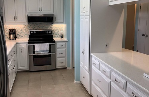 Pine Knoll Shores House | Big Kahuna - Oceanfront (As seen on HGTV Beach Hunters)