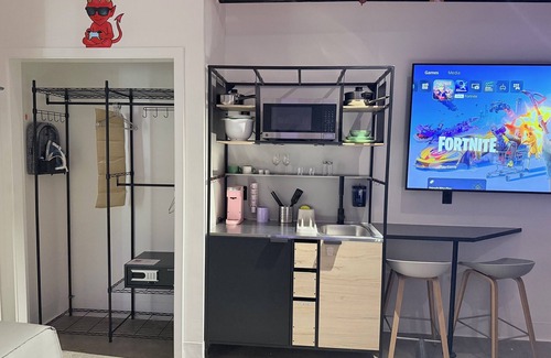 Civic Center Hotel | BIG LITTLE HOTEL