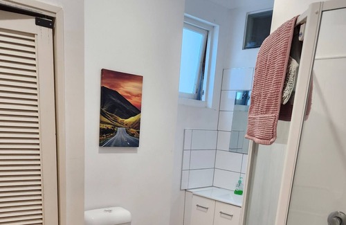 Te Aro Apartment | BIG Living room, No. 1 Location in CBD & Free Parking
