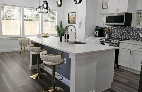 West Dallas Villa | Big luxurious 4 bedroom villa