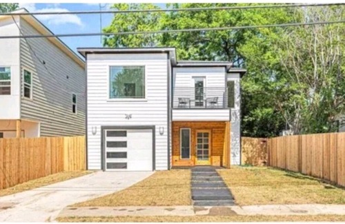 West Dallas Villa | Big luxurious 4 bedroom villa