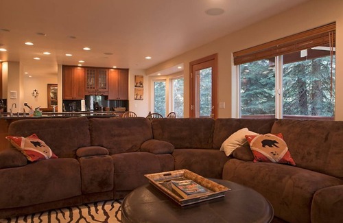 Tahoe Paradise House | Big Luxury South Lake Tahoe Home