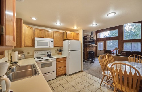 Whitefish Condo | Big Mountain Cabin at Ptarmigan - 5min to the lifts & Whitefish Trail