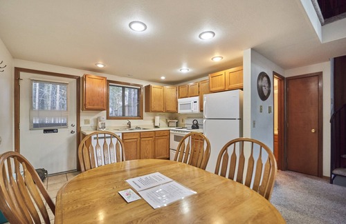 Whitefish Condo | Big Mountain Cabin at Ptarmigan - 5min to the lifts & Whitefish Trail