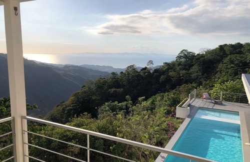 Tarcoles House | BIG Ocean View/Nice Pool -Relax on top of the mountain & in the middle of Nature