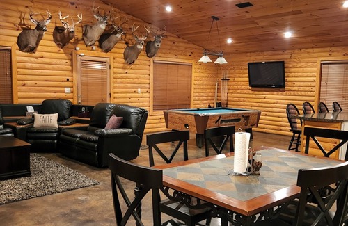 Iuka Cabin | BIG parking lot for boats w/hookup, near boat ramp! Private Cabin at Goat Island