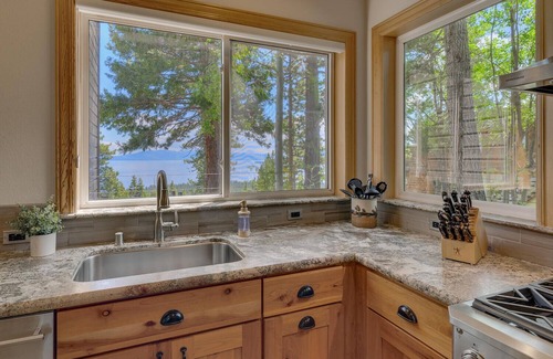Talmont House | Big Pine - Lakeview - TLUXP