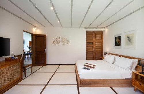 Seminyak Villa | BIG & PRIVATE 9 BED, 9 BATH, Viola Villa, POOL, Best Location