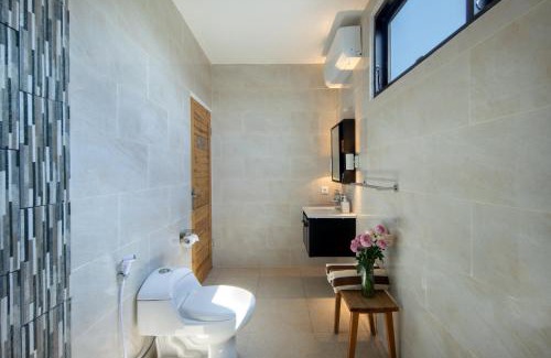 Seminyak Villa | BIG & PRIVATE 9 BED, 9 BATH, Viola Villa, POOL, Best Location