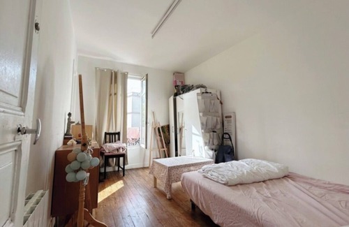 Cachan Apartment | Big room next to train B, 15 minutes go to center ville