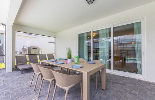Four Corners Villa | Big Savings in September! 8BR Windsor Cay Retreat | Sleeps 16+