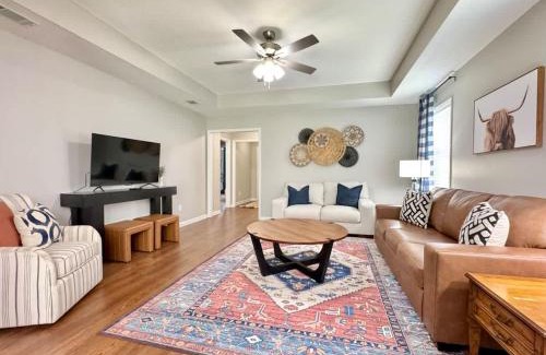 Remerton House | Big Sky Bungalow - 5 Beds Sleeps 8