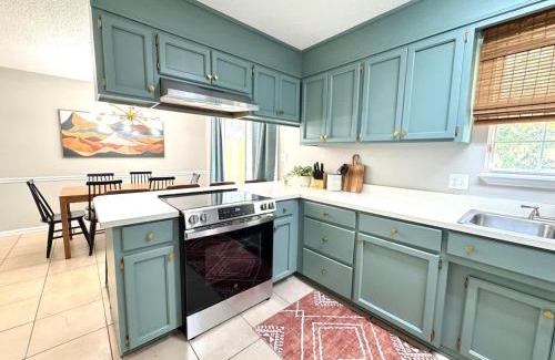 Remerton House | Big Sky Bungalow - 5 Beds Sleeps 8