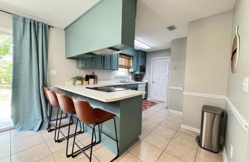Remerton House | Big Sky Bungalow - 5 Beds Sleeps 8