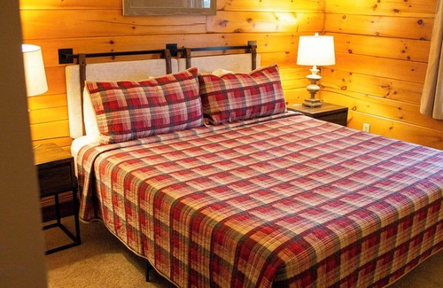 Logan Cabin | Big Sky Lodge - Hosted by The Chalets