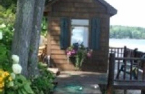 Mancelona House | Big Twin Lake Lakefront Lodge