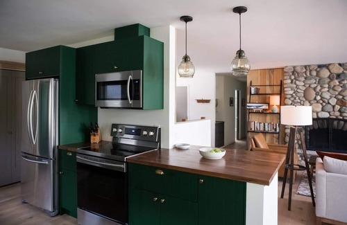 Kernville House | Big View House on Kern River Private Waterfront Retreat Fireplace Dog OK