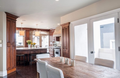 The Strand House | BIG VIEWS,ELEGANT,STEPS TO SAND AND TOWN