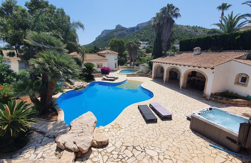 Denia Villa | Big Villa & 2 Pools, Jacuzzi, Moutain-view, Barbacoa & Parking places