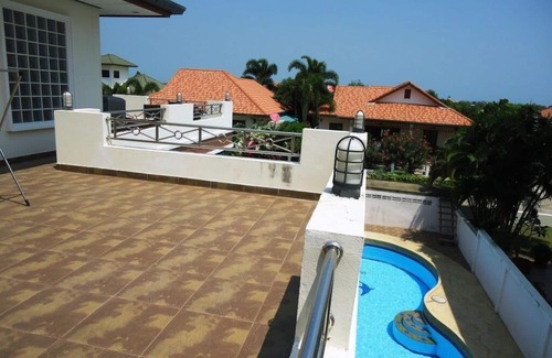 Hua Hin Villa | BIG VILLA WITH SWIMMING POOL AND HOT TUB