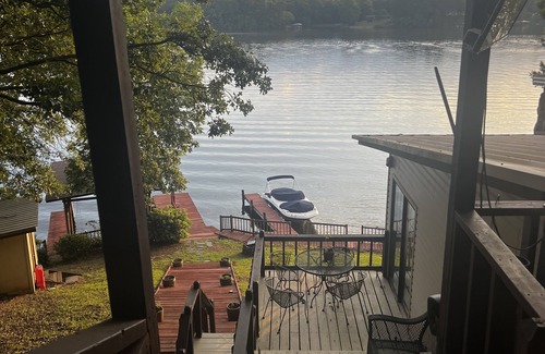 Titus House | BIG water view on beautiful Lake Jordan - Titus