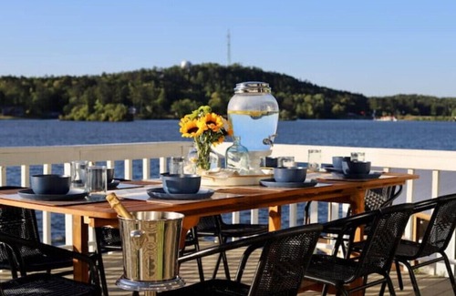 Valley House | Big Water Views on Lake Harding!