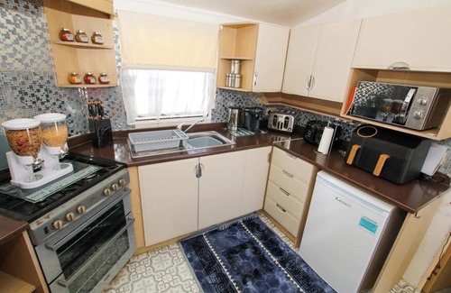 Dymchurch Cabin | Big2vacation2 Exclusive at new Beach Caravan Park