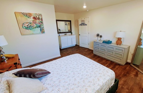 Mountainburg House | Bigfoot Hideout- Hotel amenities with a social vibe! Yowie room #4