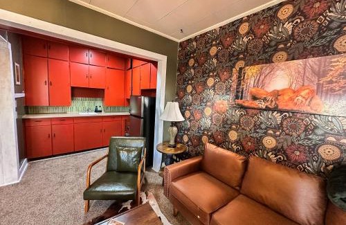 Russell Apartment | Bigfoot Retreat-private Condo 1bed1bathbalcony