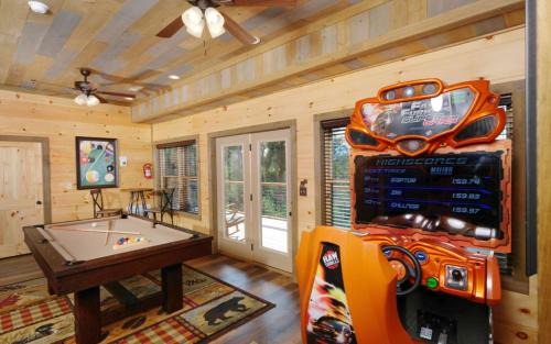 Gatlinburg Villa | Bigger Bear Views Lodge