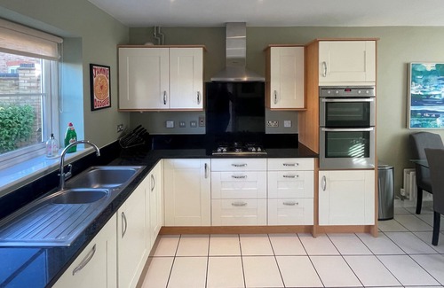 Willian House | Biggleswade Gorgeous Four Bedroom House