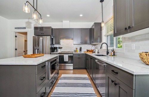 McCall House | Bighorn Basecamp- beautiful brand new home- sleeps 10- pets ok