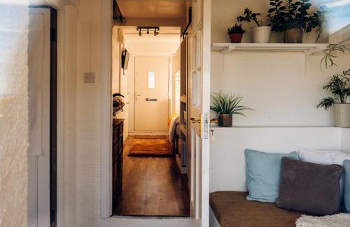 Folkestone House | Bijou Annexe, Sea View, Private Entrance & Parking - FOLKESTONE