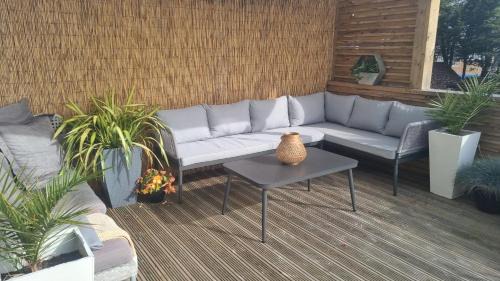 Folkestone House | Bijou Annexe, Sea View, Private Entrance & Parking - FOLKESTONE