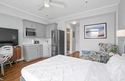 Palm Beach - West Palm Beach Apartment | BIJOU TERRACE - Palm Beach - Pool - Beach