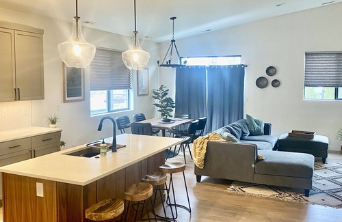 Coeur d'Alene House | Bike, walk, shop, swim and more! Minutes away from everything CDA has to offer!