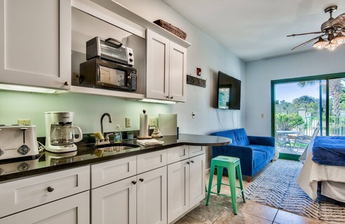 Rosemary Beach Condo | Bikes and beach chairs included!30A-Studio between Rosemary and Alys Beach